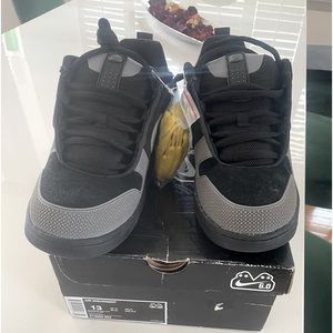 Men's Nike Air Insurgent Sneakers size 13